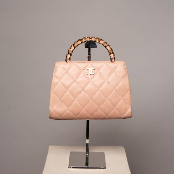 Extremely rare pink CHANEL bag - Picture 2 of 13
